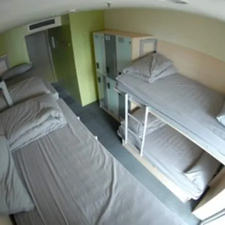 Urbany Hostel *