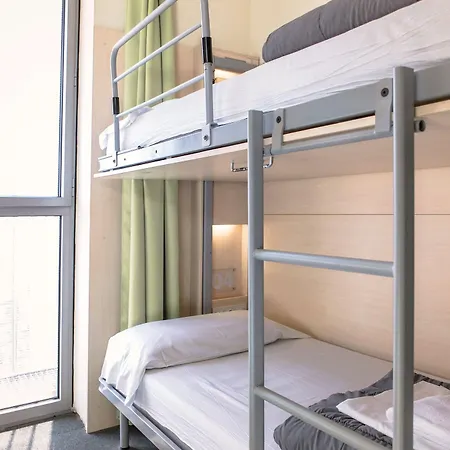 Urbany Hostel *