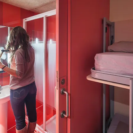 Urbany Hostel