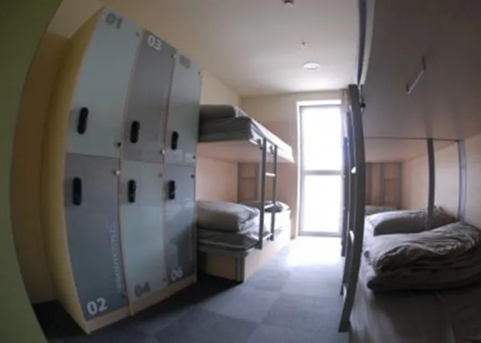 Urbany Hostel *