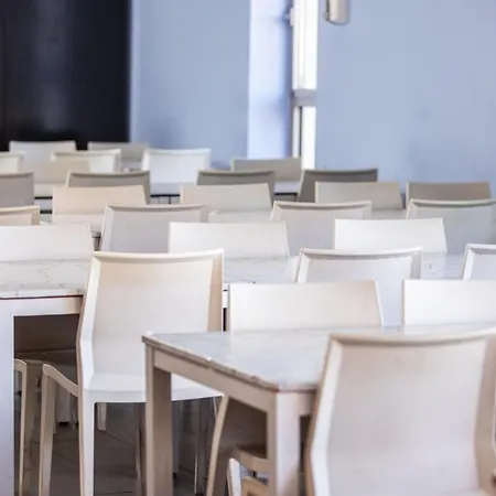 بيت شباب أورباني هوستال *