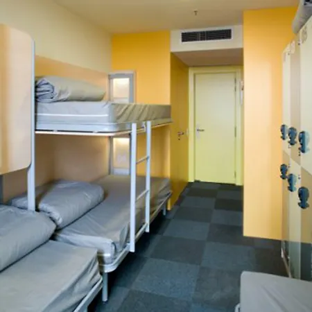 أورباني هوستال * برشلونة